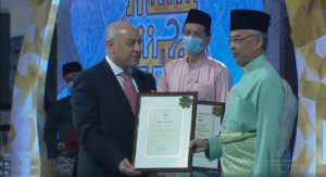 مع الاحتفال بعيد السنة الهجرية ماليزيا تتوج شيخ الأزهر بجائزة "الشخصية الإسلامية الأولى