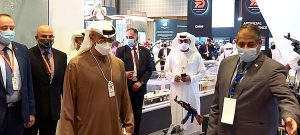 " بن زايد" يتفقد جناح وزارة الإنتاج الحربي بمعرض " 2021 IDEX " أبو ظبي