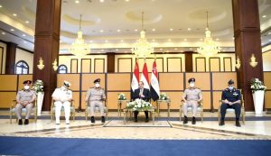 الرئيس يوجه التحية للقوات المسلحةعلى جهودها خلال الفترة الماضية ساعدت على حالة الاستقرار التي تعيشها مصر