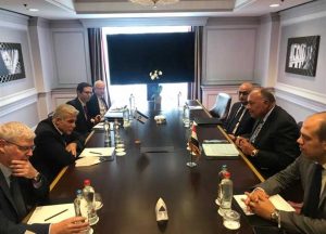 وزير الخارجية يلتقي نظيره الإسرائيلي في بروكسل