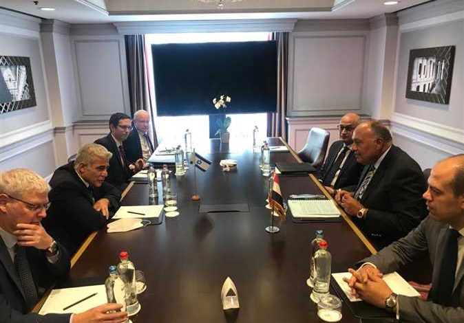وزير الخارجية يلتقي نظيره الإسرائيلي في بروكسل