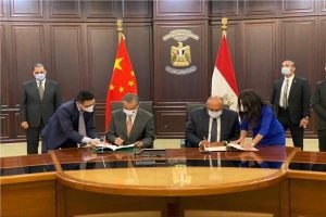 شكري: إرادة قوية لدى القيادتين السياسيتين بمصر والصين لتعزيز العلاقات الثنائية