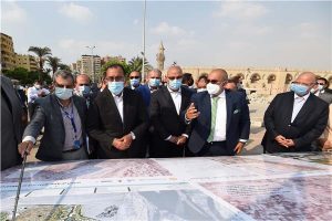 مدبولي: توجيهات رئاسية بضغط المخطط الزمني لتطوير ساحة مسجد عمرو بن العاص