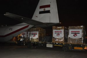 مصر ترسل مساعدات طبية للأشقاء في تونس