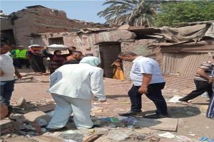 نائب محافظ القاهرة للمنطقة الجنوبية إزالة ٣٠٣ عقارات بـ«عزبة أبوقرن» العشوائية ونقل ٩٦٥ أسرة