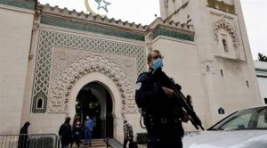 تحرك فرنسي يستهدف إغلاق مساجد وجمعيات تروّج للإسلام المتطرف