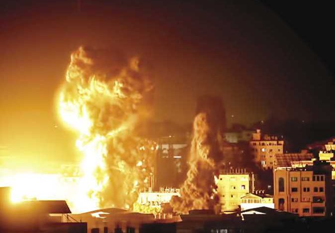 وسائل إعلام إسرائيلية: دوي انفجارات في منطقة سديروت القريبة من حدود غزةوالرئاسة الفلسطينية تتهم بينيت بالتضليل والتزييف