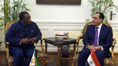 رئيس الوزراء يلتقي نائب رئيس جمهورية زيمبابوي والوفد المرافق له