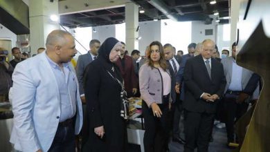 وزيرة التجارة ومحافظا دمياط والقاهرة يفتتحون معرض أثاث «صنع في دمياط» بمشاركة 70 عارضًا