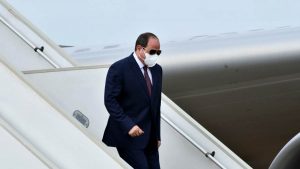 الرئيس السيسي يعود إلى أرض الوطن بعد مشاركة ناجحة ومثمرة في قمة جدة