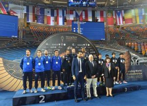 فرنسا تتوج بذهبية فرق الرجال لسلاح سيف المبارزة ببطولة العالم في القاهرة