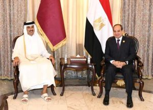 أمير قطر يعلق على زيارة الرئيس السيسي للدوحة «زادت العلاقات رسوخًا».