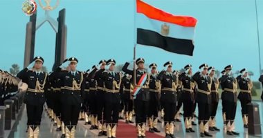 الجيش المصرى يهدى أغنية للشرطة فى عيدها السنوى بصوت مصطفى كامل