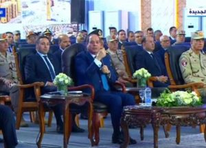 السيسي: حجم الشائعات التي تواجه مصر غير طبيعي ويؤكد التنمية في سيناء تحققت بفضل الله والجيش والشرطة وأهالي سيناء بعد دحر الإرهاب