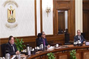 رئيس الوزراء يتابع موقف تطبيق منظومة الشحن المُسبق مع اختصار زمن الإفراج الخاص بالسلع والمواد المستوردة بجميع الموانى المصرية