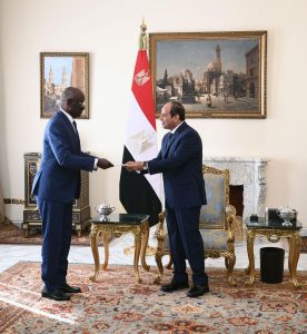 الرئيس السيسي يتسلم رسالة من نظيره الموريتاني تشيد بجهود مصر عربيًا وإفريقيًا