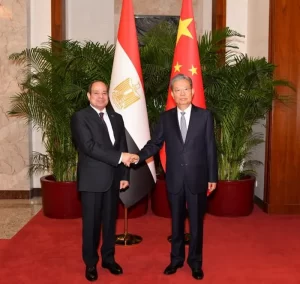 الرئيس السيسي يلتقي رئيس اللجنة الدائمة للمجلس الوطني لنواب الشعب الصيني