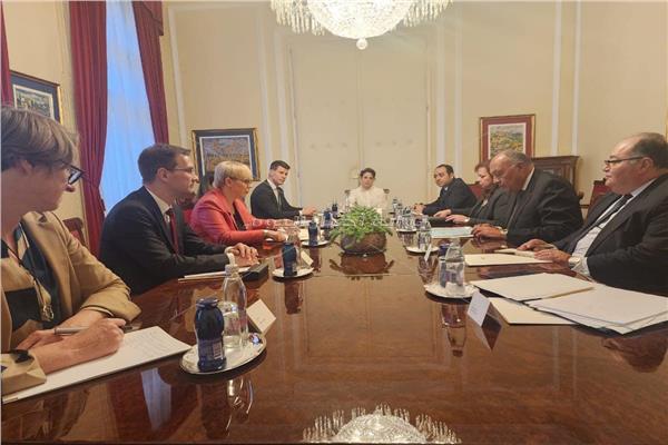 شكري يبحث التعاون مع رئيسة سلوفينيا ورئيس الوزراء ووزير الاقتصاد والسياحة