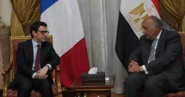 وزيرا خارجية مصر وفرنسا يؤكدان حتمية تحقيق وقف إطلاق النار فى غزة